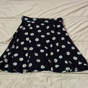Skirt with daisy print